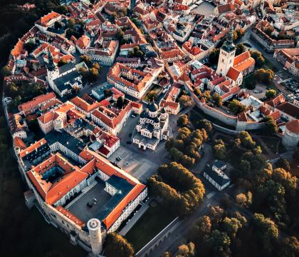 Tallinn_Old Town_aerial view_Filippo Cesarini_unsplash