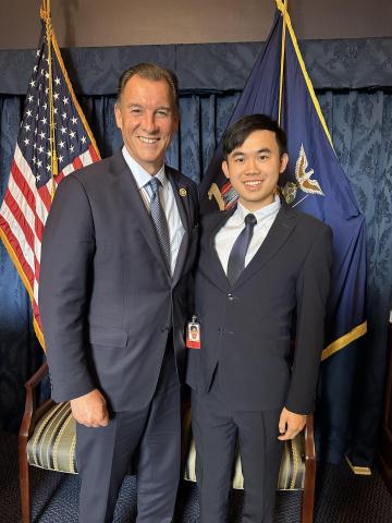 Harvey Long, Summer 2024 Citizenship Fellow, with Congressman Thomas Suozzi